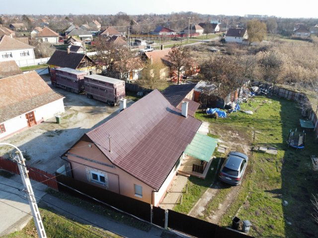 Eladó családi ház, Jászapátiban 23.9 M Ft, 3+1 szobás