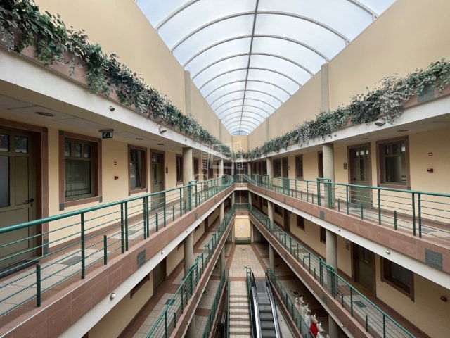 Kiadó iroda, Székesfehérvárott 200 E Ft / hó