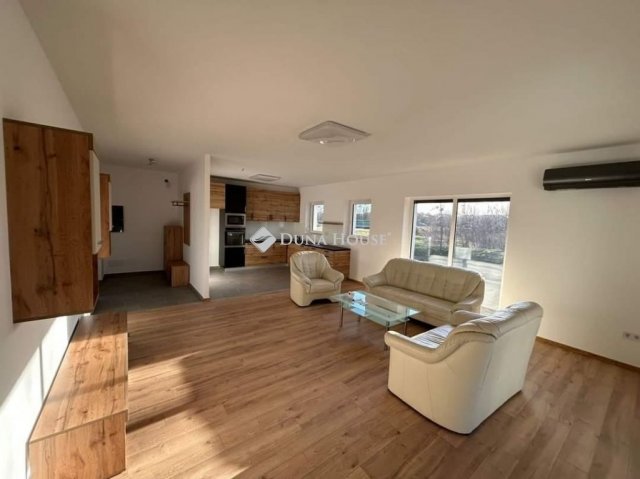 Kiadó családi ház, albérlet, Szombathelyen 400 E Ft / hó