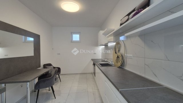 Eladó ikerház, Ballószögön 105 M Ft, 5 szobás