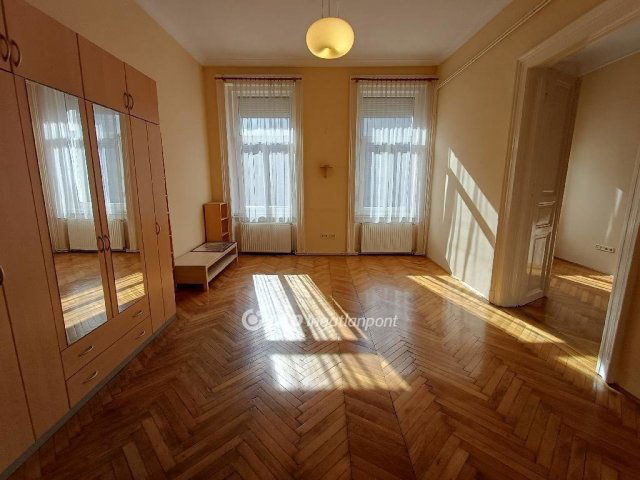 Eladó téglalakás, Budapesten, VII. kerületben 73.5 M Ft