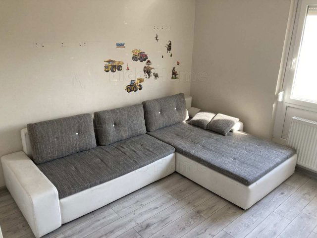 Eladó panellakás, Siófokon 47.5 M Ft, 7 szobás