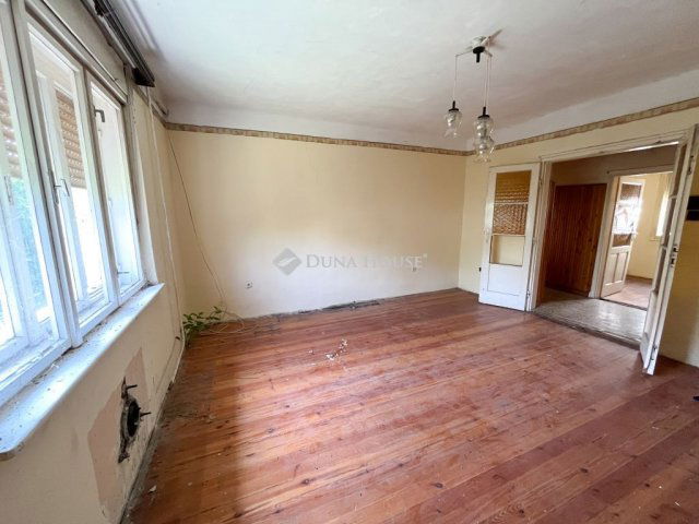 Eladó családi ház, Gödöllőn 45 M Ft, 3 szobás