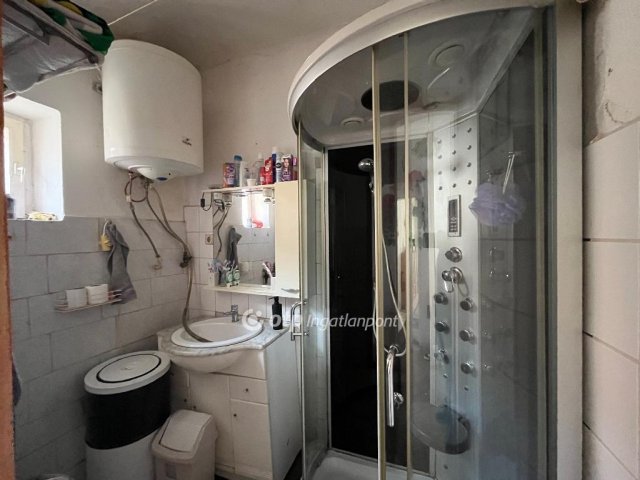 Eladó családi ház, Székesfehérvárott 65 M Ft, 3 szobás