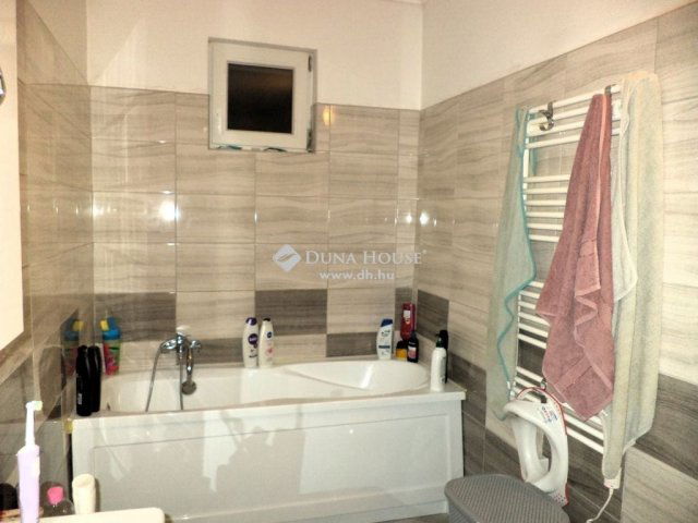 Eladó családi ház, Kápolnásnyéken 84.9 M Ft, 4 szobás