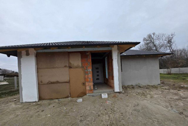 Eladó családi ház, Ráckevén 89.99 M Ft, 5 szobás