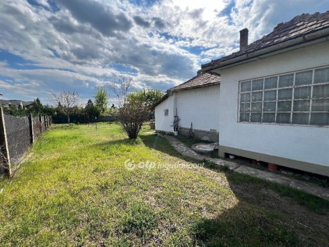 Eladó családi ház, Dunakeszin 89.9 M Ft, 2+1 szobás