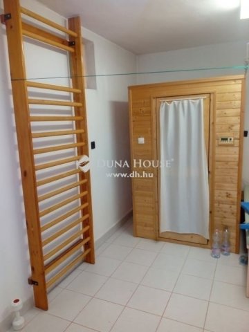 Eladó sorház, Pécsett 119.9 M Ft, 2+1 szobás