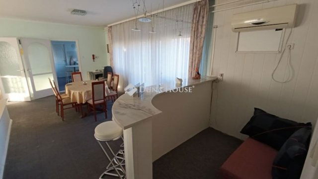 Eladó téglalakás, Mohácson 68.9 M Ft, 4 szobás