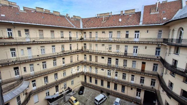 Eladó téglalakás, Budapesten, VIII. kerületben 65 M Ft, 2 szobás