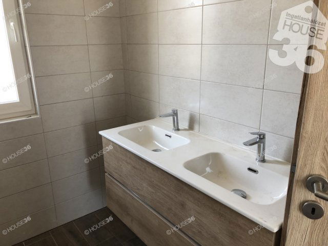 Eladó családi ház, Kecskeméten 63 M Ft, 4 szobás