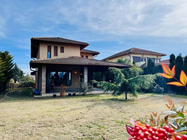 Eladó családi ház, Szántódon 300 M Ft, 5 szobás