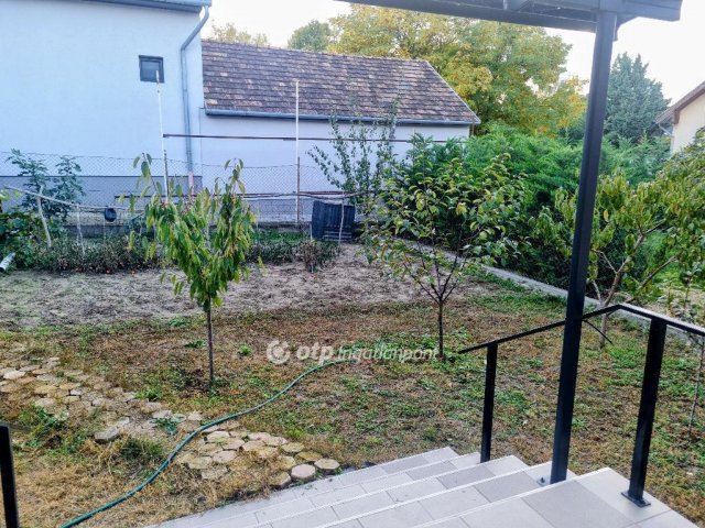 Eladó ikerház, Tökölön 80 M Ft, 4 szobás