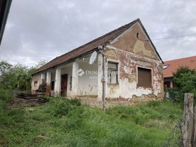 Eladó családi ház, Átán 4.5 M Ft, 3 szobás