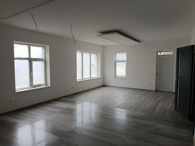 Eladó téglalakás, Nyíregyházán 95 M Ft, 4 szobás
