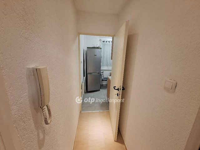 Eladó panellakás, Mezőhegyesen 20.9 M Ft, 2+1 szobás