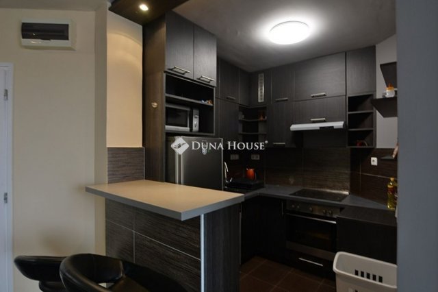 Kiadó téglalakás, albérlet, Kecskeméten 300 E Ft / hó