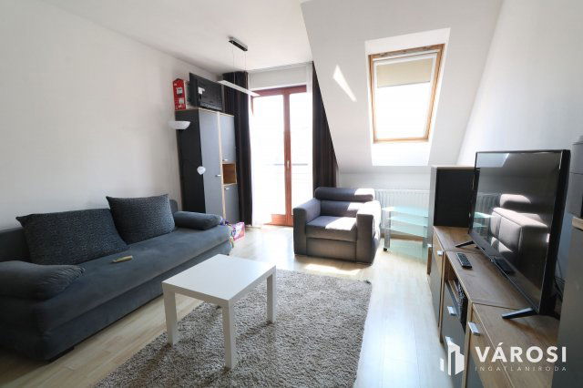 Kiadó téglalakás, albérlet, Szegeden 250 E Ft / hó, 3 szobás