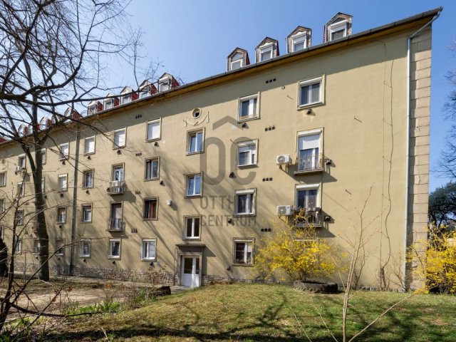 Eladó téglalakás, Pécsett 41.8 M Ft, 2 szobás