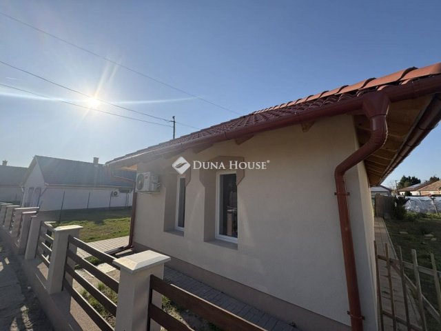Eladó családi ház, Abonyban 45 M Ft, 2 szobás