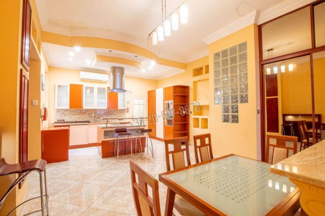 Eladó téglalakás, Budapesten, VI. kerületben 110 M Ft, 3 szobás