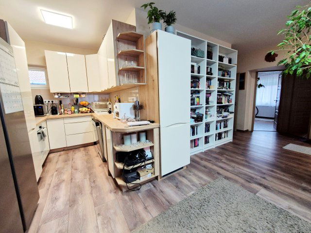 Eladó ikerház, Szigethalmon 76.9 M Ft, 3 szobás