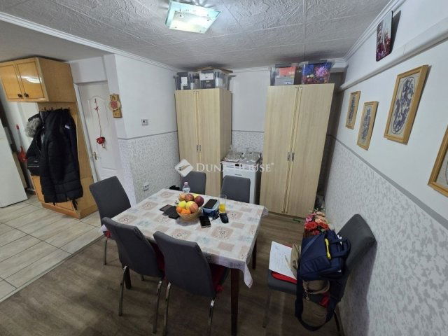 Eladó családi ház, Székesfehérvárott 64.9 M Ft, 3 szobás