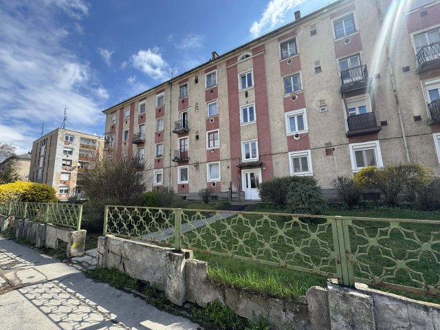 Eladó panellakás, Salgótarjánban 11 M Ft, 2 szobás