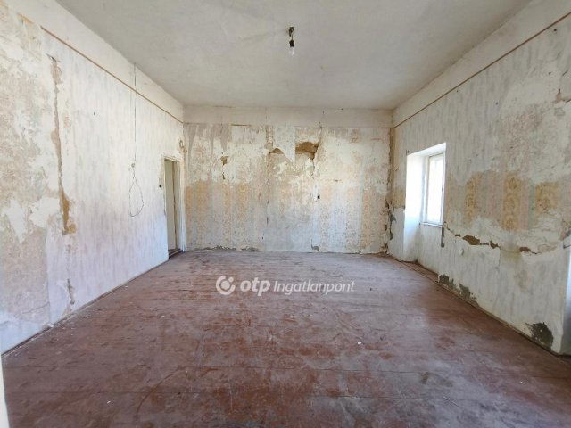 Eladó téglalakás, Kunszentmártonban 4.5 M Ft, 2 szobás