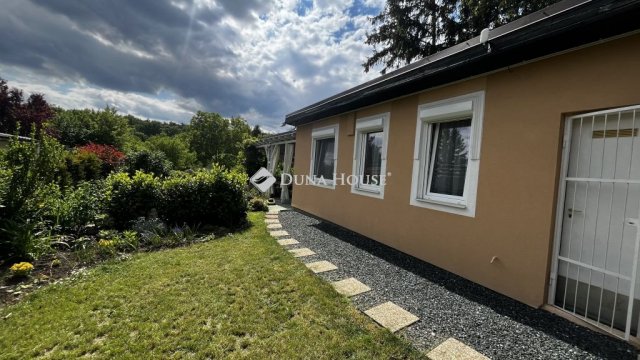 Eladó családi ház, Szombathelyen 24.3 M Ft, 1 szobás