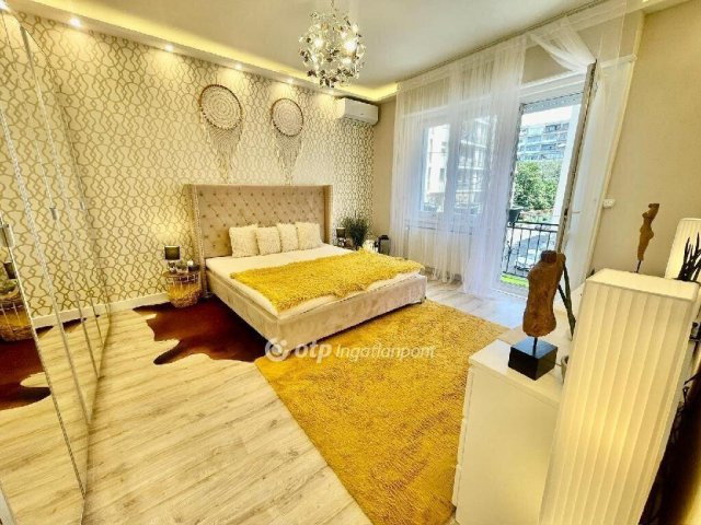 Eladó téglalakás, Budapesten, XIII. kerületben 200 M Ft