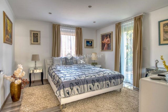 Eladó családi ház, Szigethalmon 289 M Ft, 6 szobás