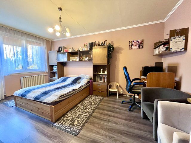 Eladó panellakás, Szombathelyen 44.9 M Ft, 3 szobás