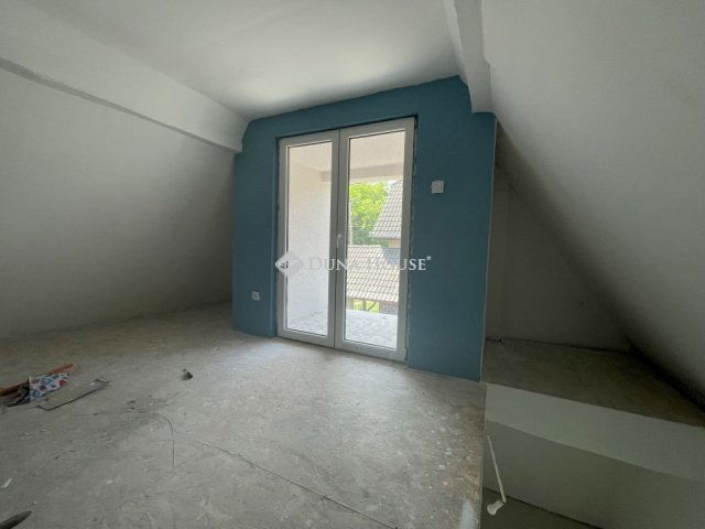Eladó családi ház, Szigetszentmiklóson 57.5 M Ft, 2 szobás
