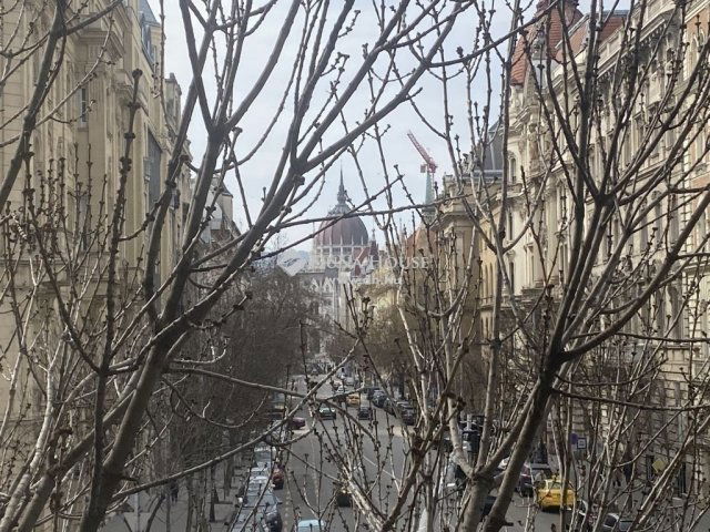 Eladó téglalakás, Budapesten, VI. kerületben 85.9 M Ft, 2 szobás