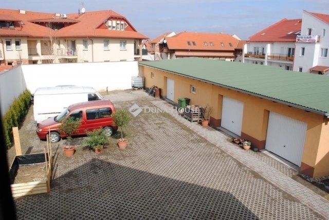 Eladó téglalakás, Veresegyházon 125 M Ft, 4 szobás