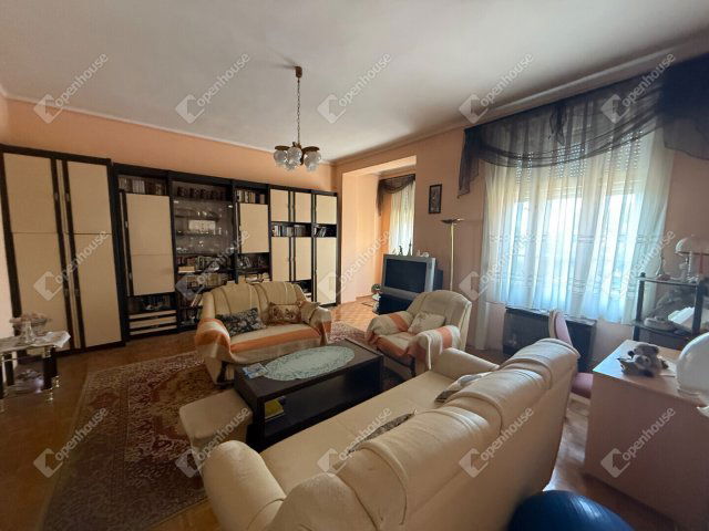 Eladó téglalakás, Zalaegerszegen 39.9 M Ft, 3 szobás