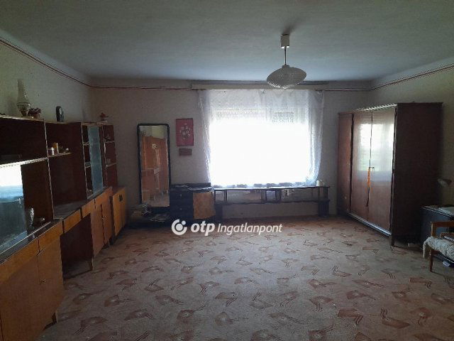 Eladó családi ház, Érsekcsanádon 10.7 M Ft, 3 szobás