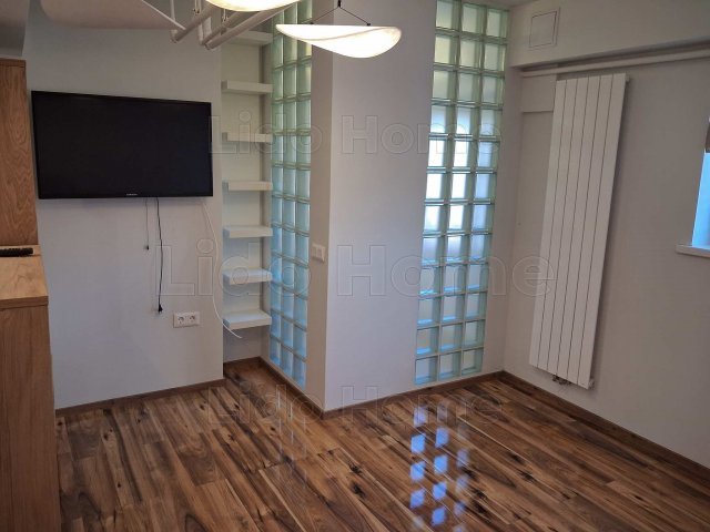 Eladó üzlethelyiség, Veszprémben 35 M Ft, 1 szobás