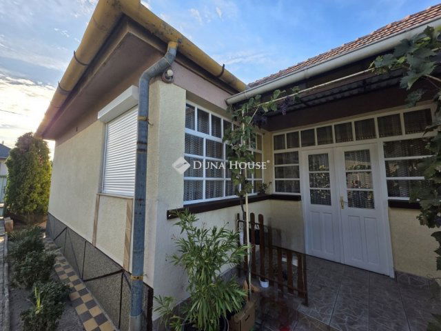 Eladó családi ház, Dabason 59.9 M Ft, 4 szobás