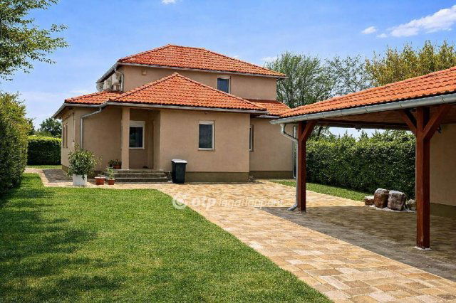 Eladó családi ház, Dunavarsányban 147.9 M Ft, 4 szobás