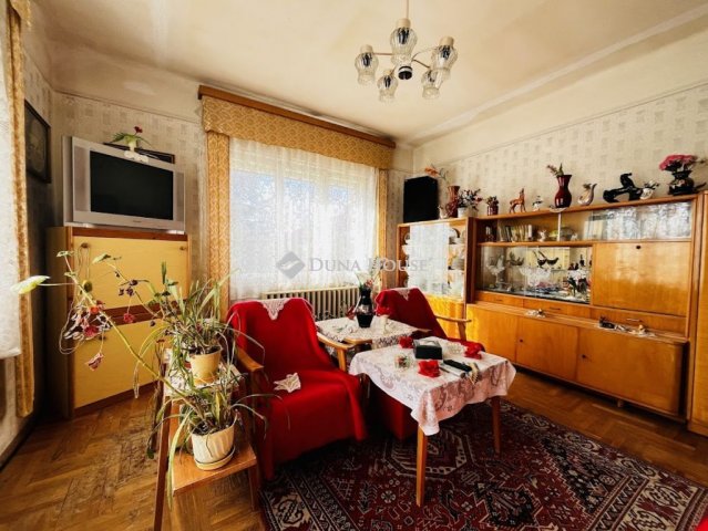 Eladó családi ház, Pomázon 135 M Ft, 6 szobás