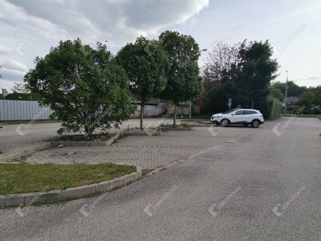 Eladó üzlethelyiség, Lábatlanon 140 M Ft / költözzbe.hu
