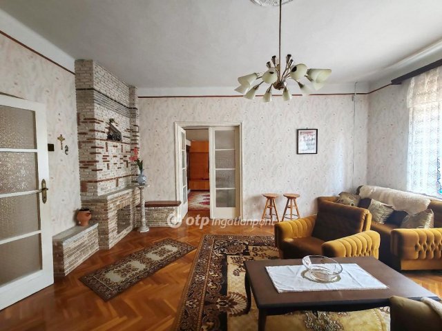 Eladó családi ház, Egerben 88 M Ft, 2+2 szobás