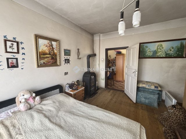 Eladó családi ház, Sorkifaludon 21.9 M Ft, 3 szobás