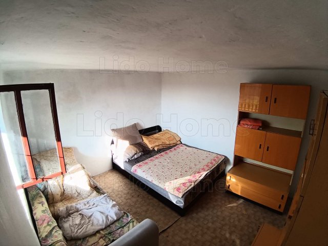 Eladó nyaraló, Beleznán 4.5 M Ft, 1 szobás