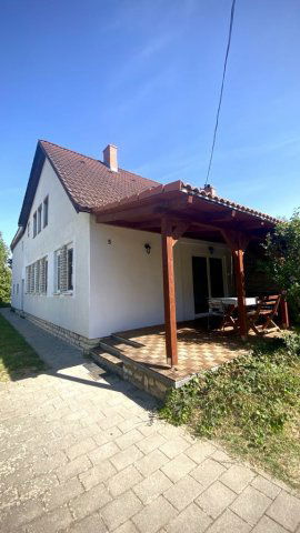 Eladó ikerház, Zamárdiban 135 M Ft, 7 szobás