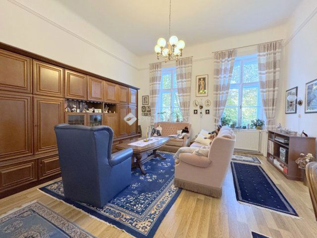 Eladó téglalakás, Budapesten, VI. kerületben 103 M Ft, 3 szobás