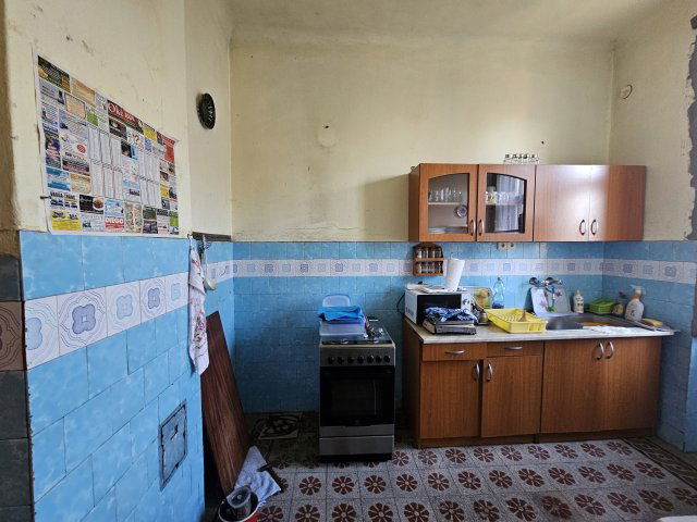 Eladó téglalakás, Pápán 14.9 M Ft, 1+2 szobás