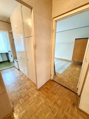 Eladó panellakás, Budapesten, III. kerületben, Vörösvári úton